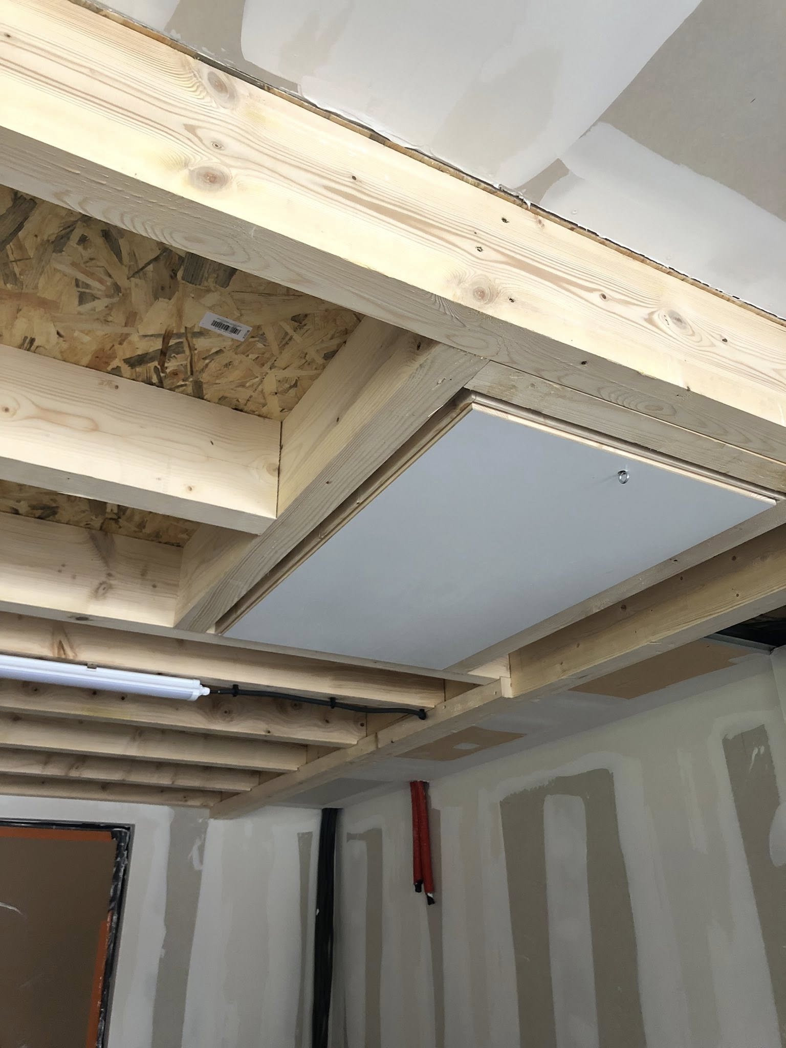 Installation pour un particulier de Châtel-Guyon d'une échelle escamotable. par ELECmt Frédéric Apert Électricité Générale en Auvergne Puy de Dôme - Chatel-Guyon - Riom